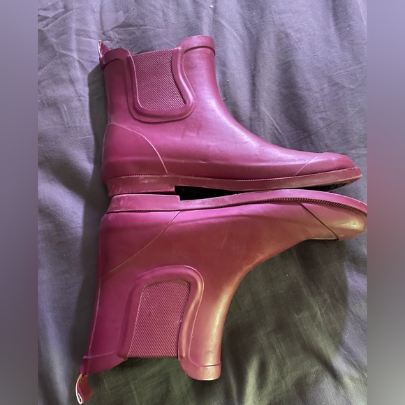 Shoes - Maroon rainboots